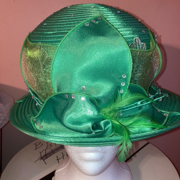 Green church hat - Picture 1 of 3